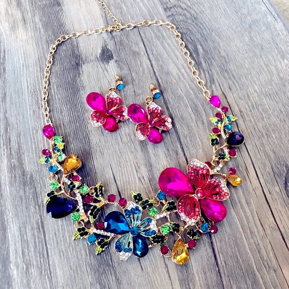 Austrian Crystal Rhinestone Necklace/Earrings - Picture 9 of 11